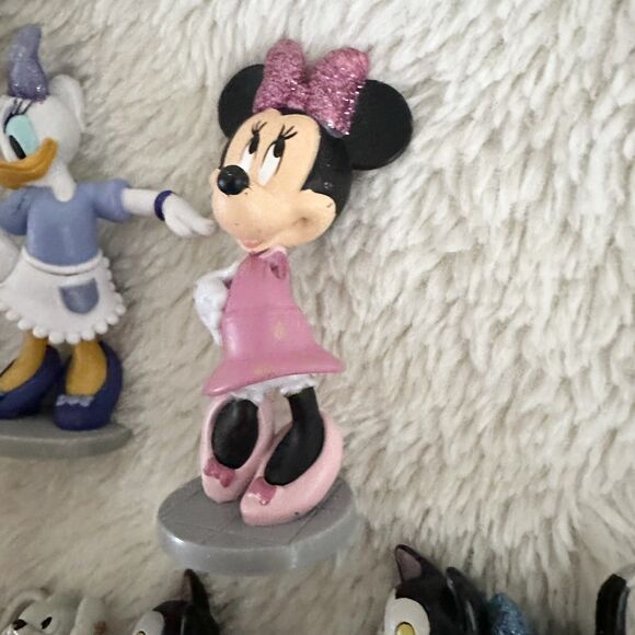 Disney Junior Daisy Clarabelle Minnie Figaro Bella Figure Set PVC Cake Toppers - Picture 2 of 6